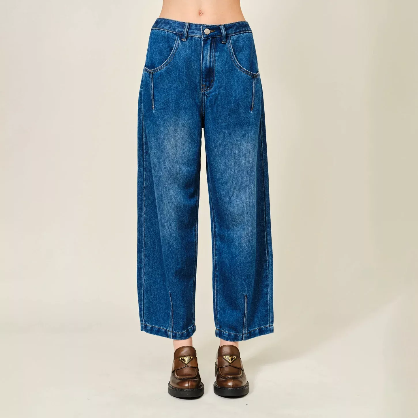 Comfy Barrel Jeans in Dark Wash