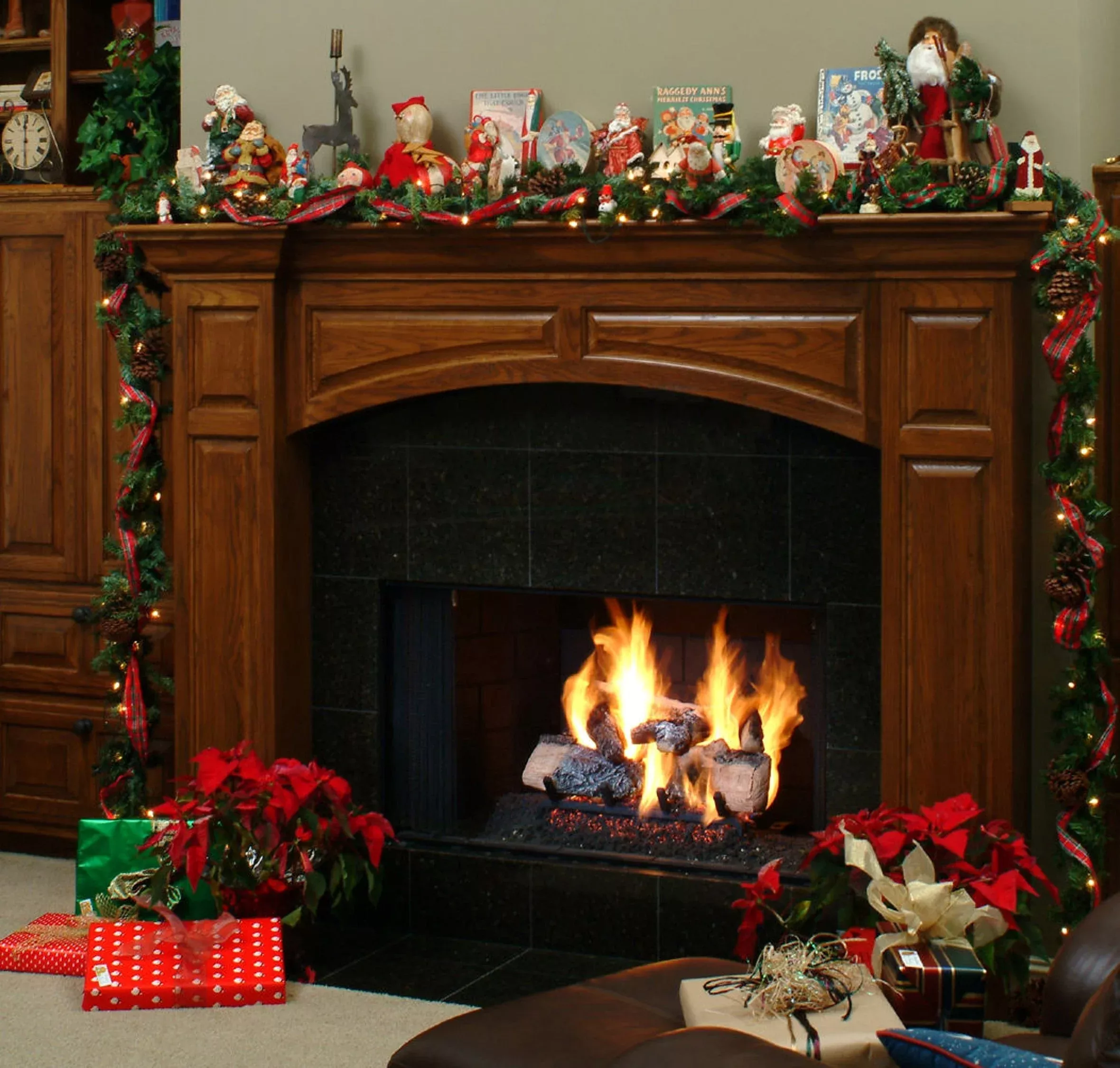 Hargrove 18-21 Inch Charred Series Vented Gas Log Set With Variable Flame Control - 18RNEB1F5