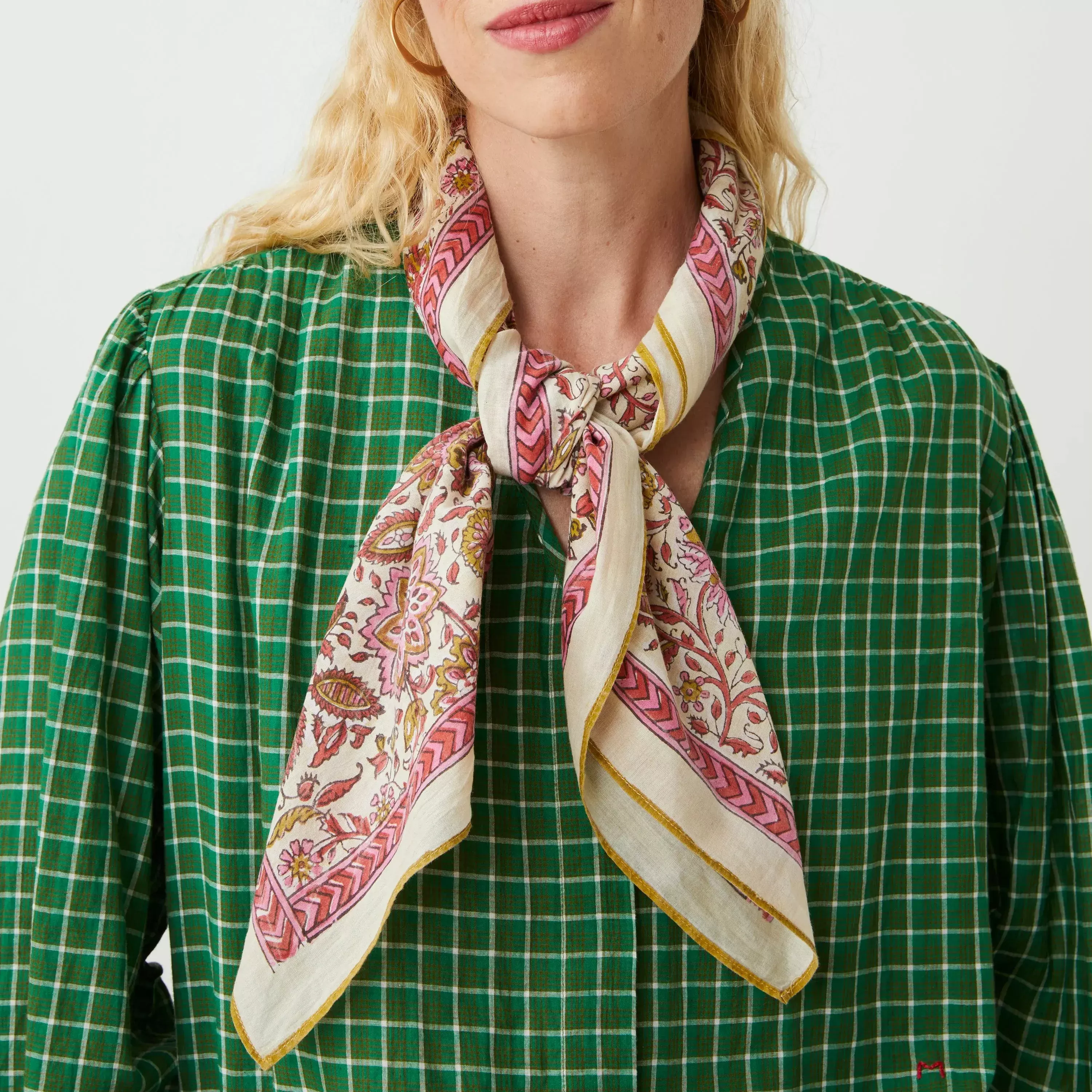 Moismont Agra N°823 Scarf in Tulip