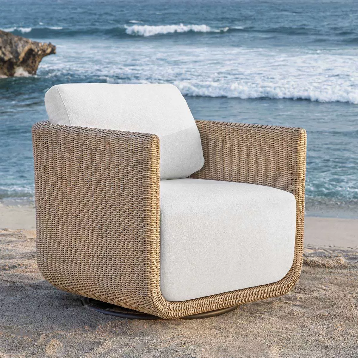Saylor Outdoor Swivel Lounge Chair